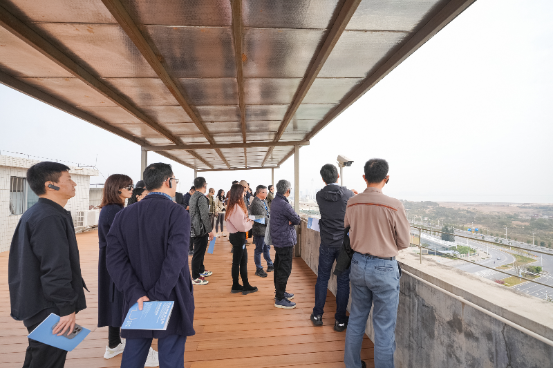滨海湾新区三师联动工作室组织5家入围参赛单位共34位设计人员进行现场踏勘.jpg
