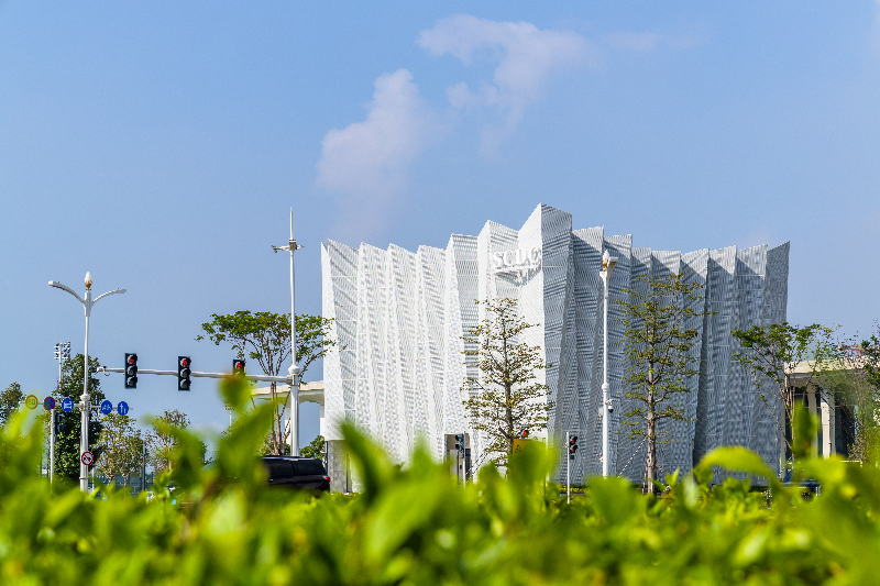 滨海湾还携手华为技术有限公司共同打造智慧城市绿色数据中心新样板.jpg