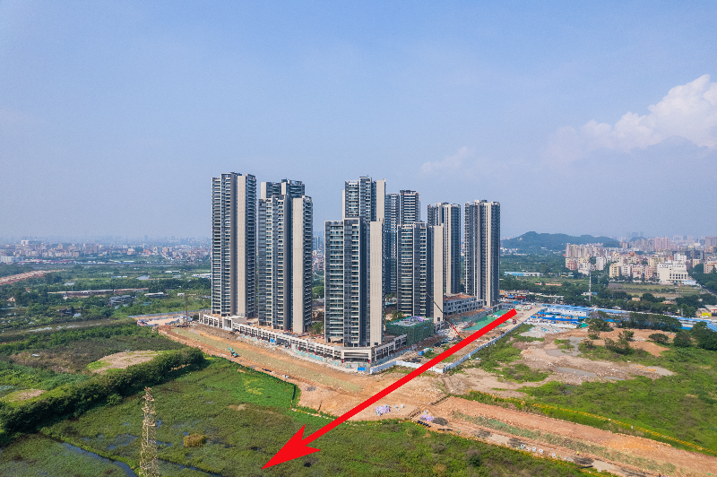 粉色为建设中的北面二路，红色为南侧配套道路.jpg