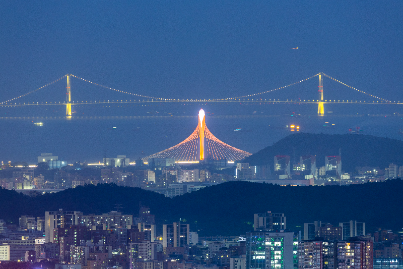 2024年7月19日，从白石山看滨海湾大桥与深中通道同框夜景HSA_2925.jpg