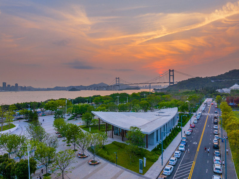 2024年4月14日，海战馆周边景观提升书卷驿站日落夕阳晚霞DJI_0096.jpg