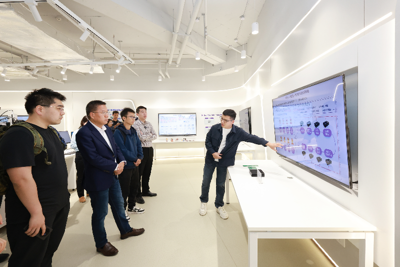 2025年4月14日，新一代人工智能产业技术研究院，“AI赋能智造，聚才领航未来—2025财经媒体东莞智能产业深度探索”活动2K9A1934.JPG