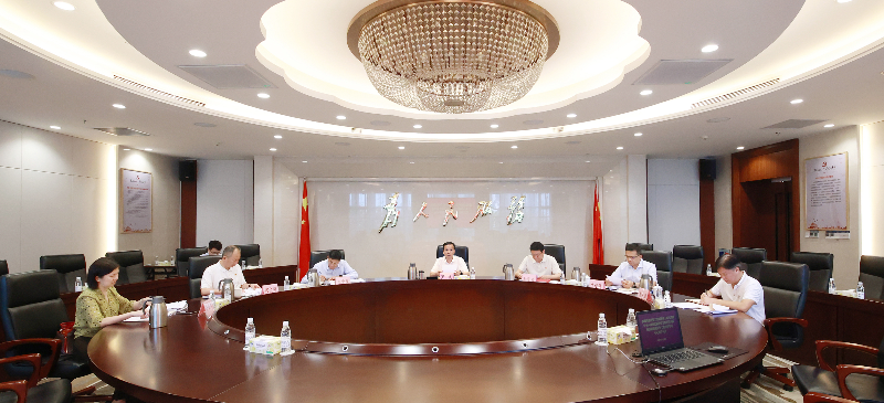 2025年4月30日，A526，滨海湾新区党工委领导班子深入贯彻中央八项规定精神学习教育读书班暨滨海湾新区党工委理论学习中心组学习会525A3783-.jpg
