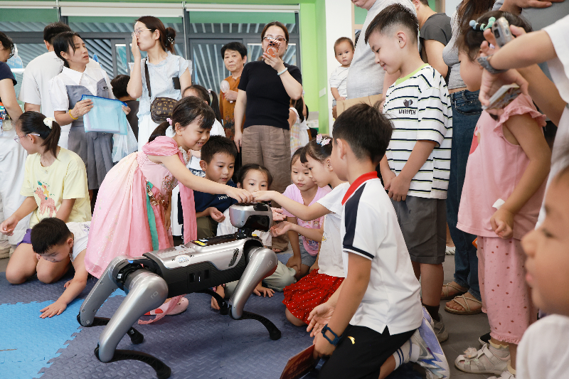 教育-2026年-2026.07.05未来学校小学一年级新生注册，黄生摄2K9A8741.JPG