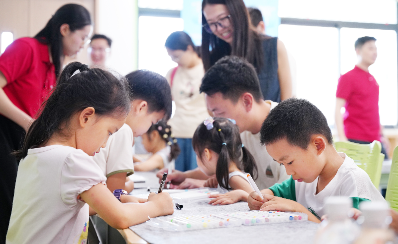 教育-2026年-2026.07.05未来学校小学一年级新生注册，黄荣杰摄DSC00502.JPG