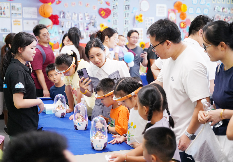 教育-2026年-2026.07.05未来学校小学一年级新生注册，黄荣杰摄DSC00436.JPG