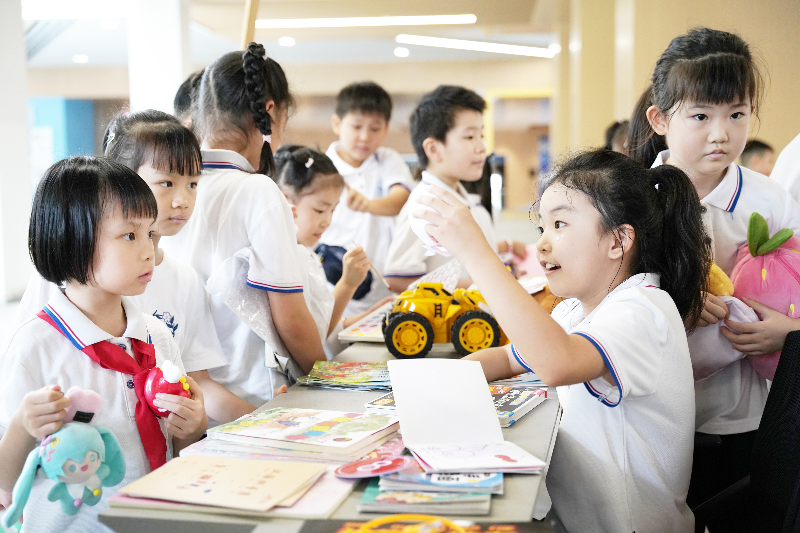 民生工程-滨海湾未来学校-2026年-2026.09.01滨海湾未来学校跳蚤市场，黄荣杰摄DSC00649.jpg
