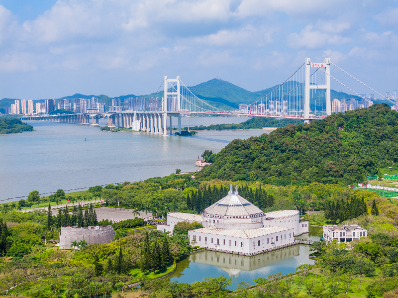 2024年8月3日，海战博物馆与虎门大桥同框蓝天白云DJI_20240803092136_0298_D.jpg